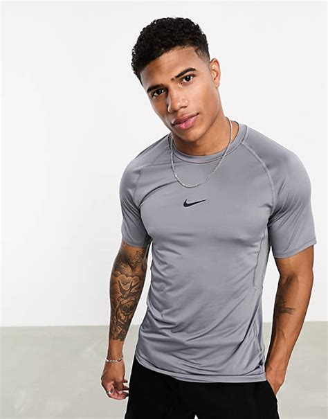 Nike Pro Training Swoosh Dri